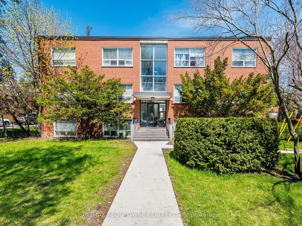 57 Mericourt Rd #203, Hamilton, ON L8S 2N5