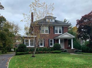 45 Meadow Ln, Lawrence, NY 11559
