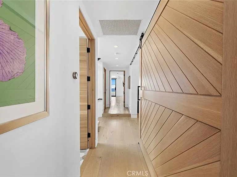 2148 E Oceanfront — Photo 33