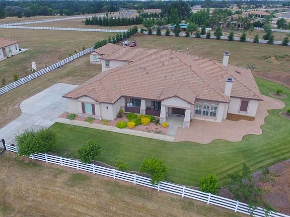 2nd image of 12721 Cadence Ct