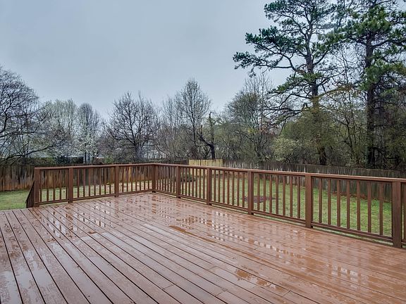 4th image of 1470 Willow Bend Dr