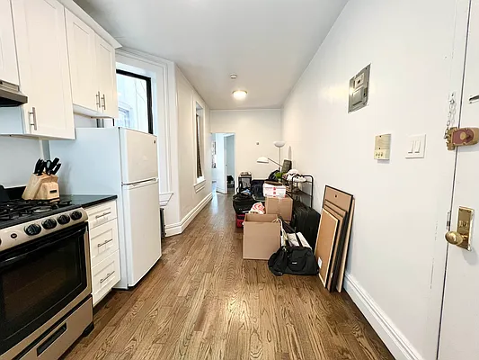 Rented by Bond New York | media 12