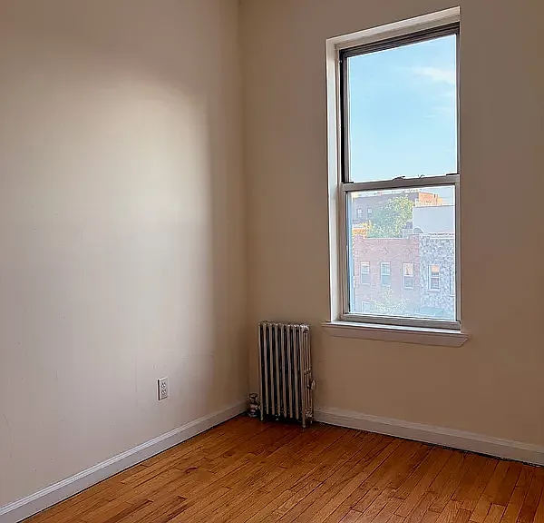 3005 44th St #2 — Photo 3