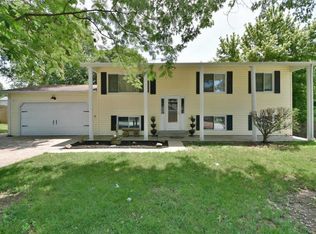 31 Carpenter Dr, Saint Peters, MO 63376