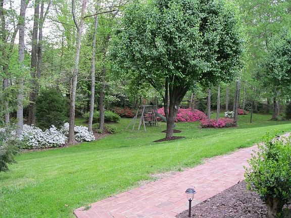 3rd image of 202 Laurel Woods Dr