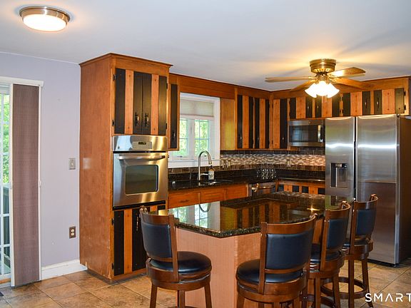 5th image of 33 Douglas Drive