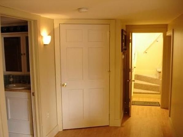1204 Post Rd, Warwick, RI 02888