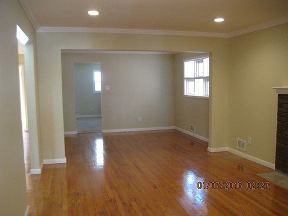4th image of 231 Clendenny Avenue