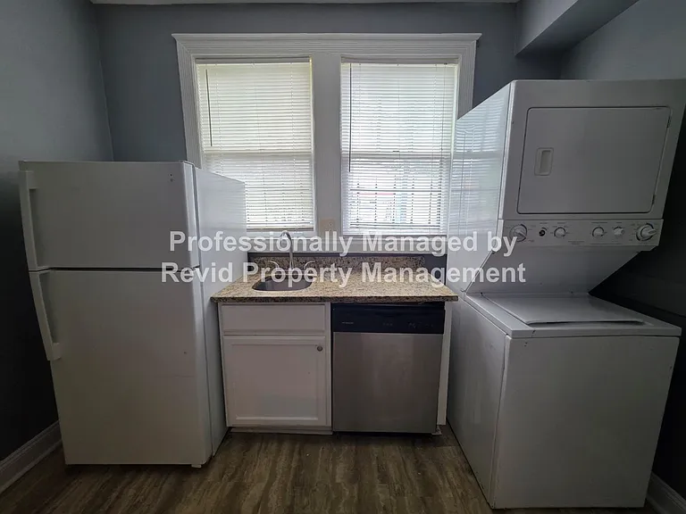220 S. Cleveland St — Photo 38