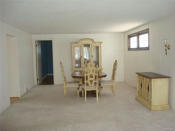 3rd image of 186 Santin Dr