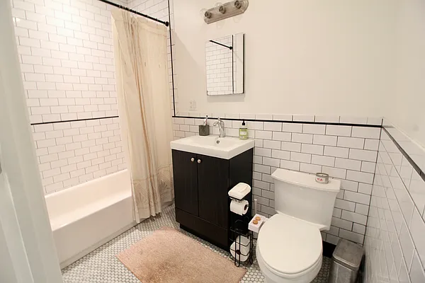 Rented by True Real Estate Group | media 17