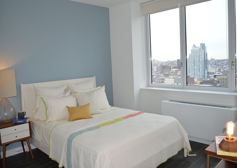 2nd image of 309 Gold St APT 18G