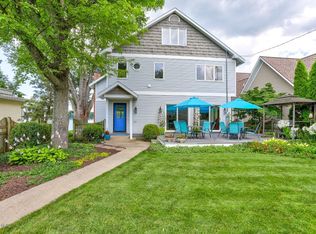 597 Crescent Dr, Holland, MI 49423