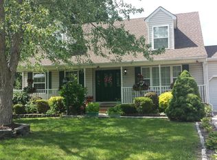 218 Atlantis Ave, Manahawkin, NJ 08050