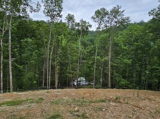 611 Cliffs Edge Rd, East Bernstadt, KY 40729