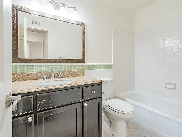 6894 N Auburn Cir — Photo 16