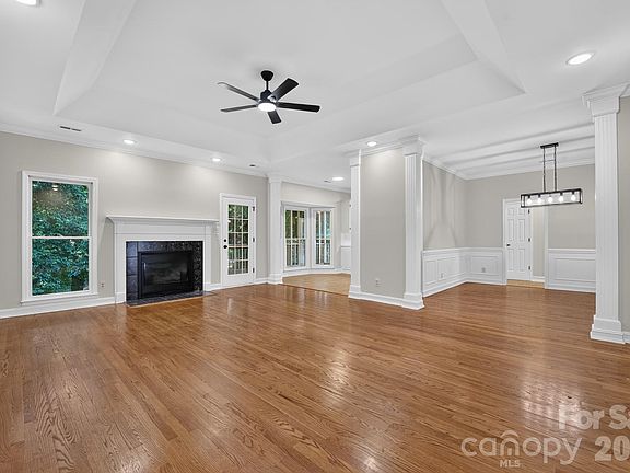 3rd image of 1935 Hamptonwood Rd