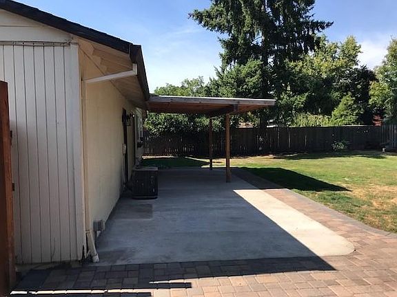 Covered patio w/central air