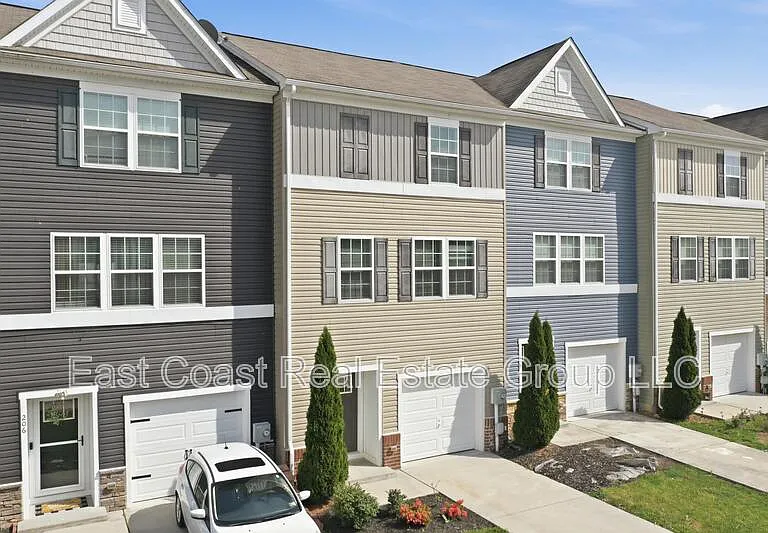202 Magellan Dr — Photo 3