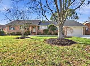 625 Pleasant Hall Dr, Virginia Beach, VA 23464