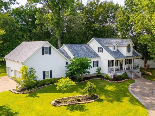 703 Rachael Ct, Carterville, IL 62918