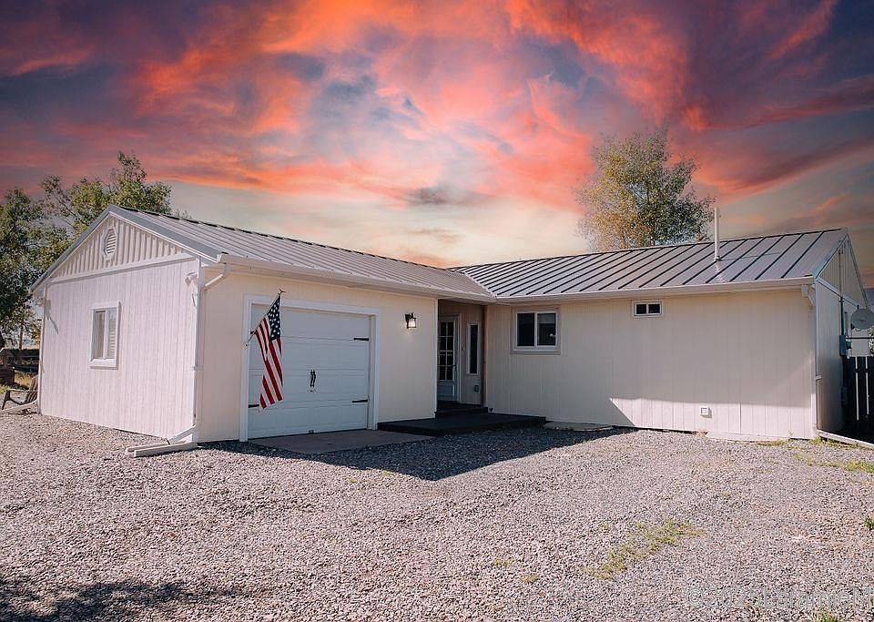 1st image of 3210 Evergreen Dr