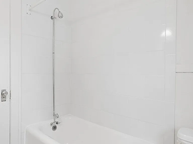 Step into the serene oasis of Central Lakes of Uptown, where modern design meets comfort. Our pristine bathrooms offer a perfect blend of elegance and functionality. Elevate your daily routineschedule a tour today and see for yourself!
