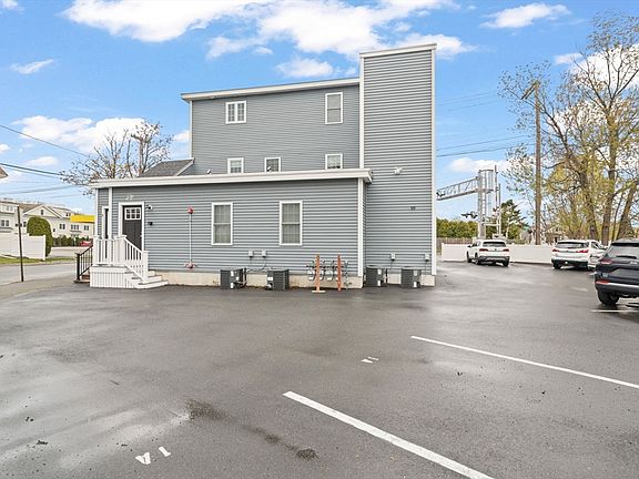 4th image of 492 Cabot St #1A