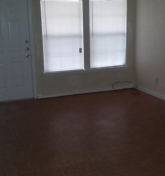 1st image of 2101 Elkins Ave