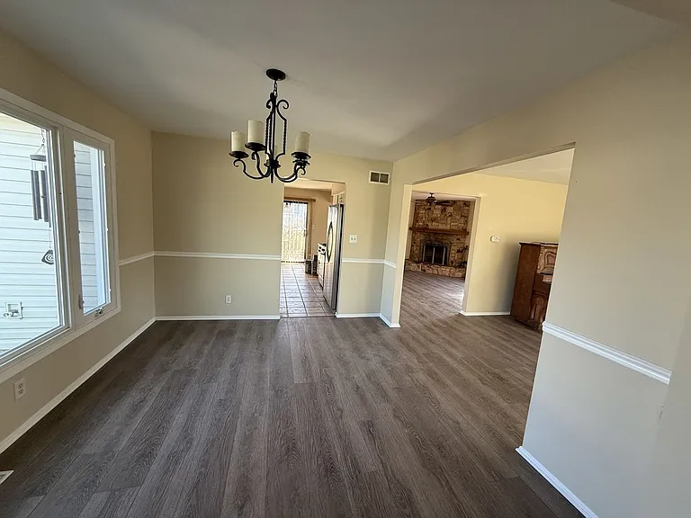 1431 Brookwood Cir — Photo 7