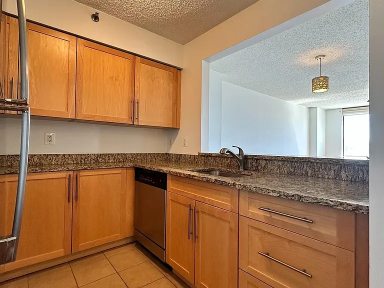 10101 Grosvenor Pl #507 — Photo 4