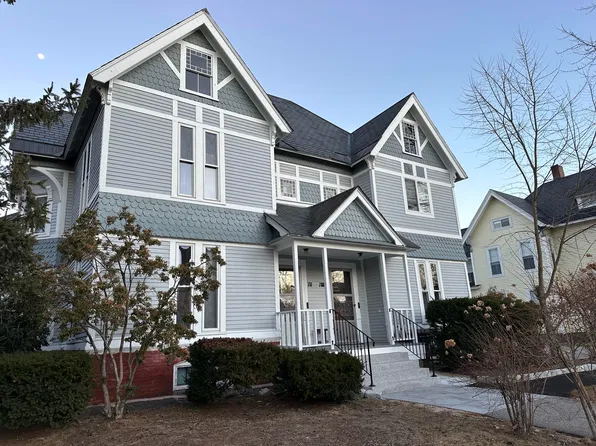 711 Pine St #2, Manchester, NH 03104