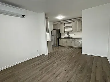 2 bed, 700 sqft, $2,000 — Photo 2