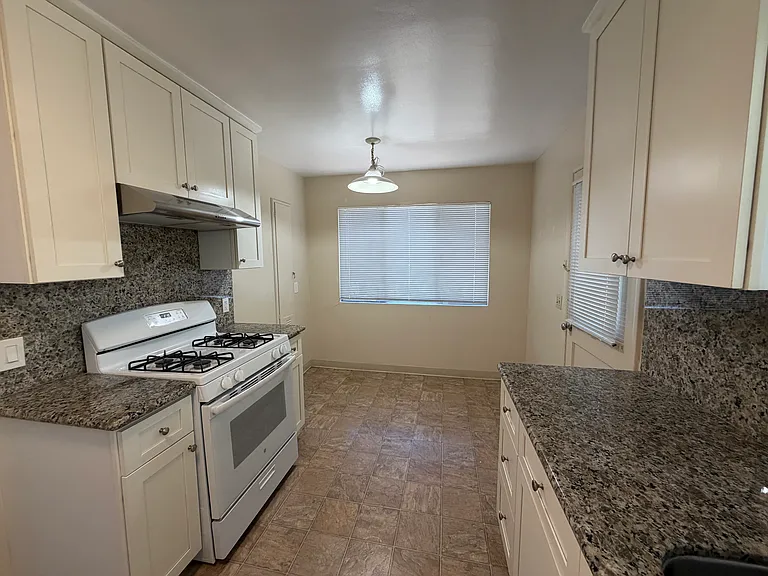 635 Partridge Ave #A — Photo 2