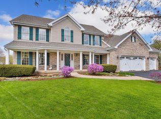 39W426 Olinger Ln, Geneva, IL 60134