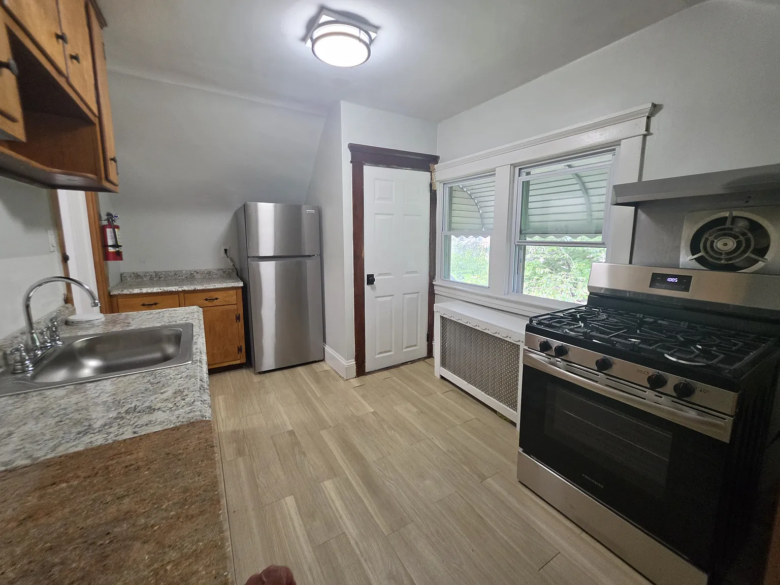1 bed, 700 sqft, $2,500 — Photo 3