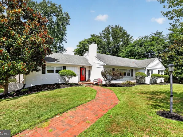422 Conard Dr, Springfield, PA 19064