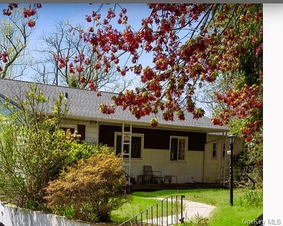 1st image of 281 Crest Dr