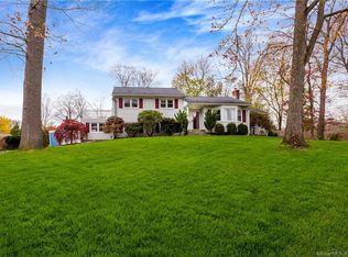 5 Robinson Dr, Stamford, CT 06905