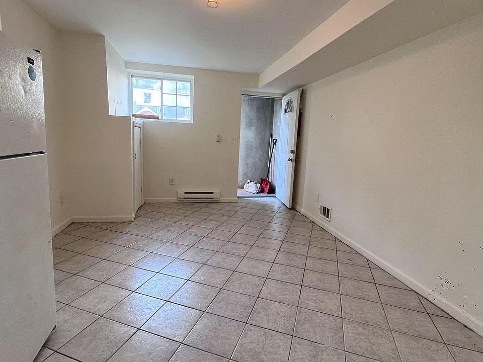 2nd image of 49 Roe St #1