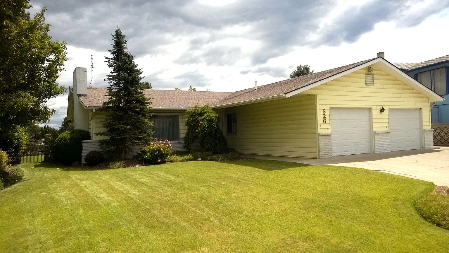 526 Dayton Dr photo 1