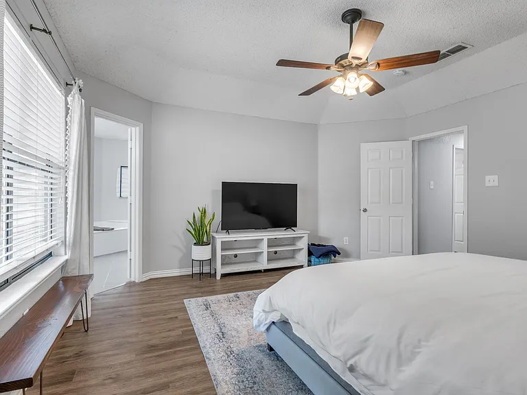 501 Kelley Ct — Photo 15