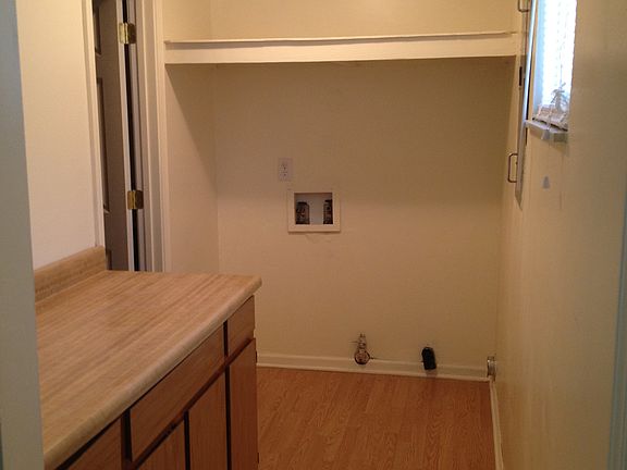 3rd image of 10104 Meadowlark Dr