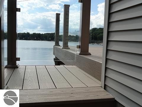 1st image of 1661 Lake Dr