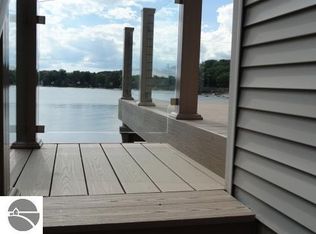 1661 Lake Dr, Traverse City, MI 49685