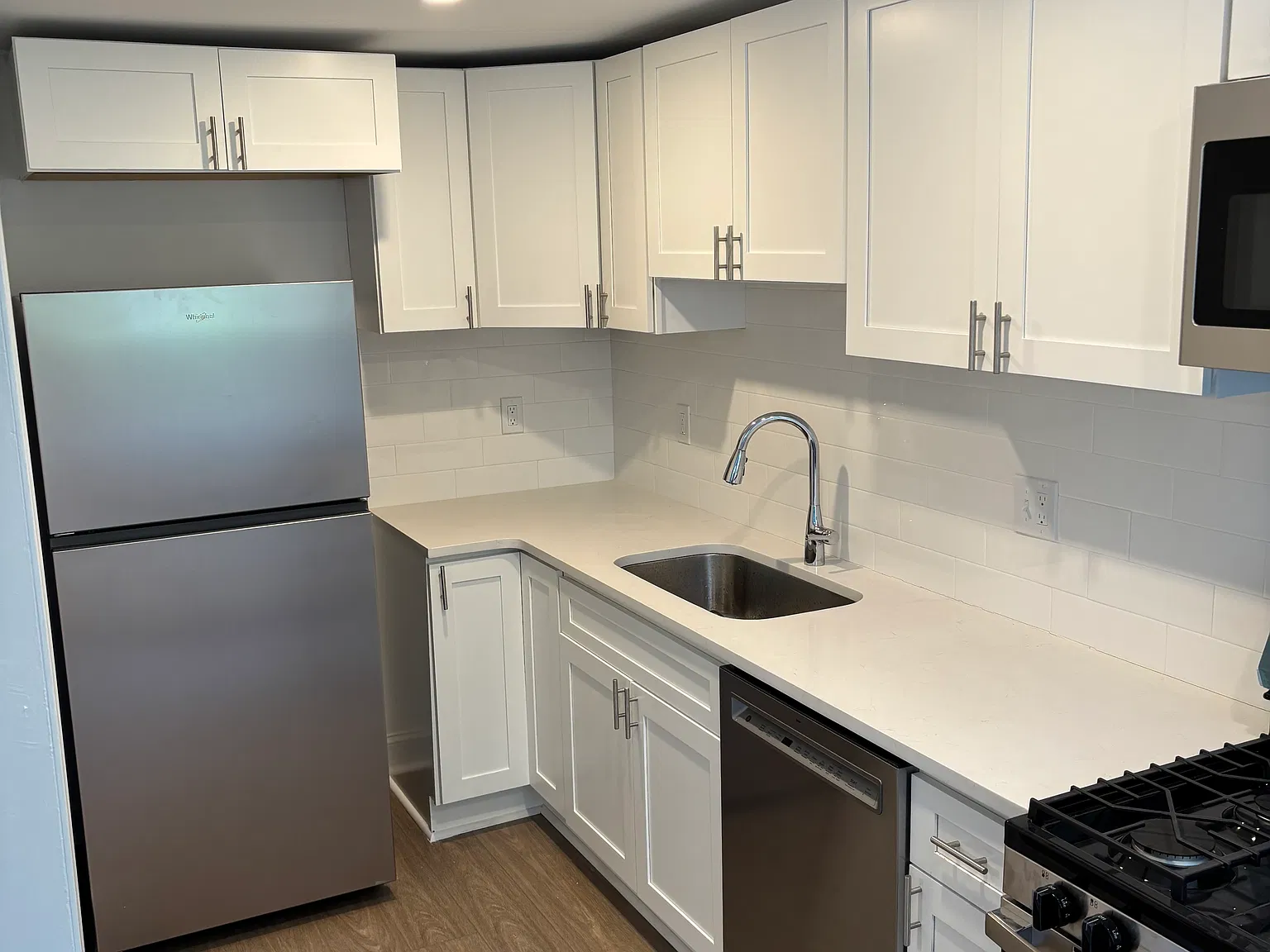 3 bed, 1152 sqft, $2,100 — Photo 4