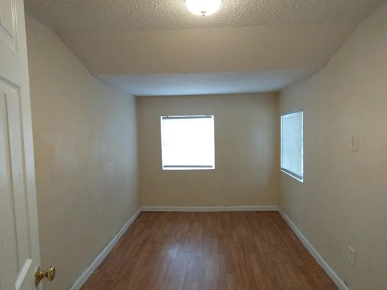 1001 Santa Barbara Dr — Photo 18