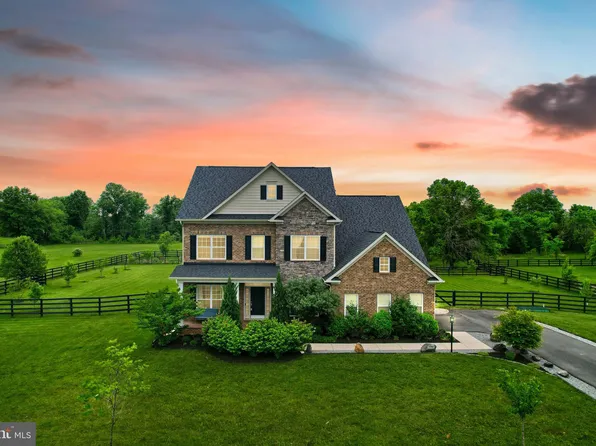 14416 Falconaire Pl, Leesburg, VA 20176