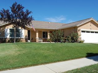 35652 Oak Creek Dr, Yucaipa, CA 92399
