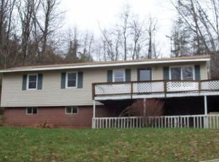 129 Ashe Ter, Canton, NC 28716